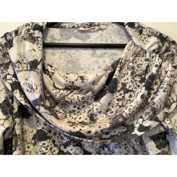 Soft Surroundings Joleigh Gray Floral Long Sleeve Cowl Neck Sweater Comfy Size L - Picture 4 of 9